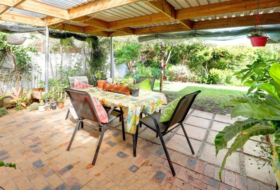 To Let 3 Bedroom Property for Rent in Loevenstein Western Cape